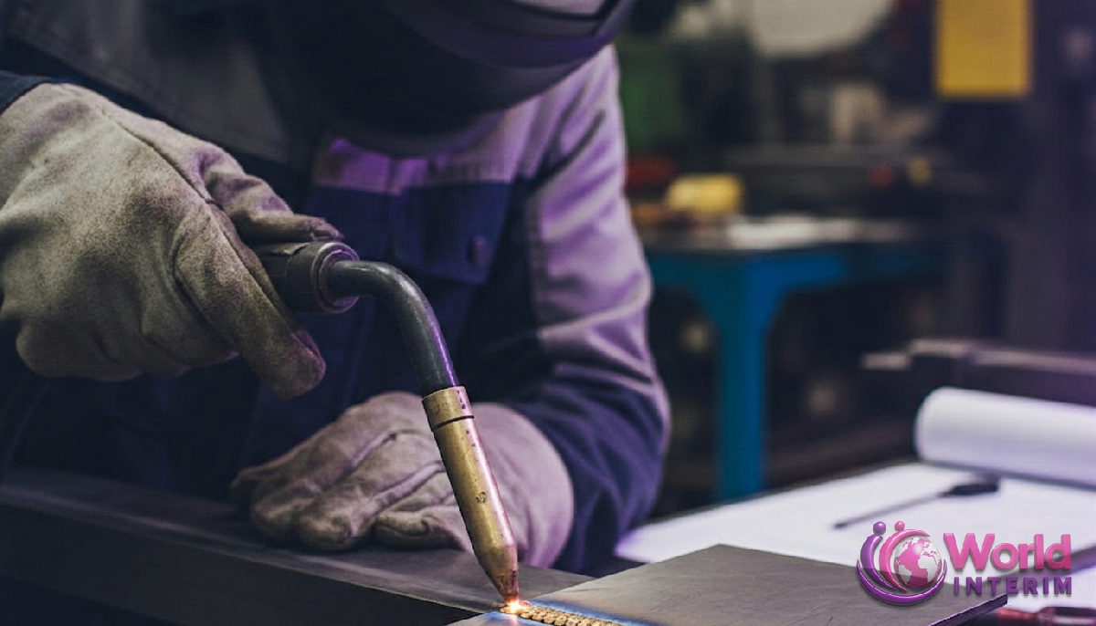 Soudure de haute précision par un expert roumain, gage de qualité.