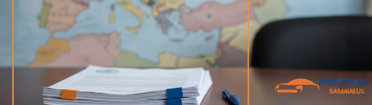 Document officiel de carte grise roumaine, gros plan.