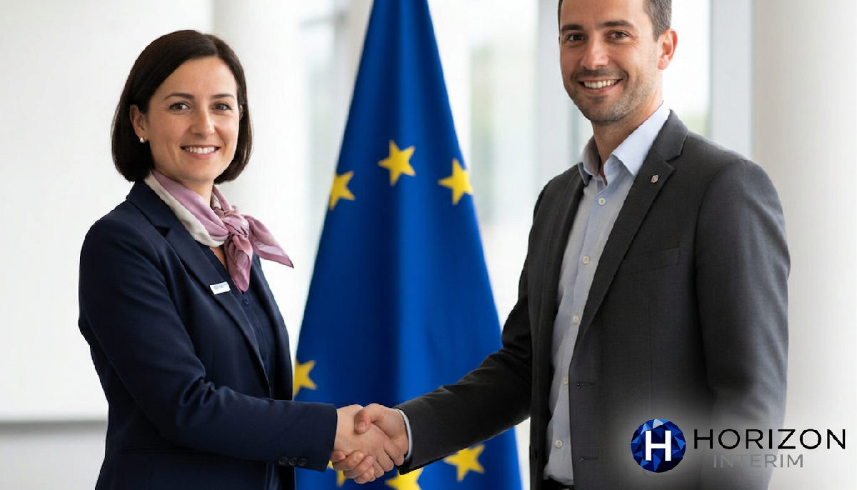 Gestionnaire RH français et consultant Horizon Interim devant drapeau UE.